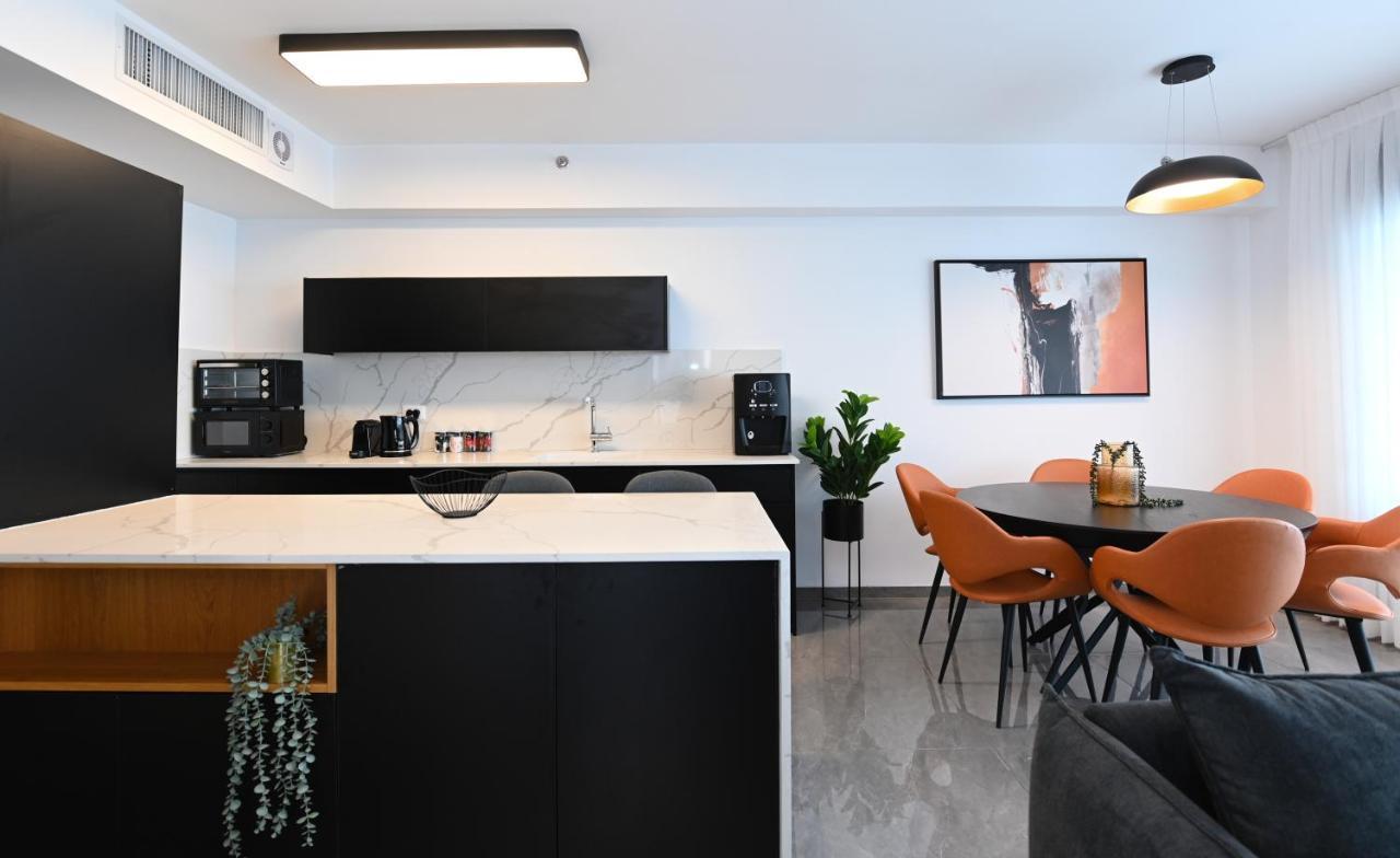 Yalarent C Kinneret Hotel Apartments Migdal Exteriör bild